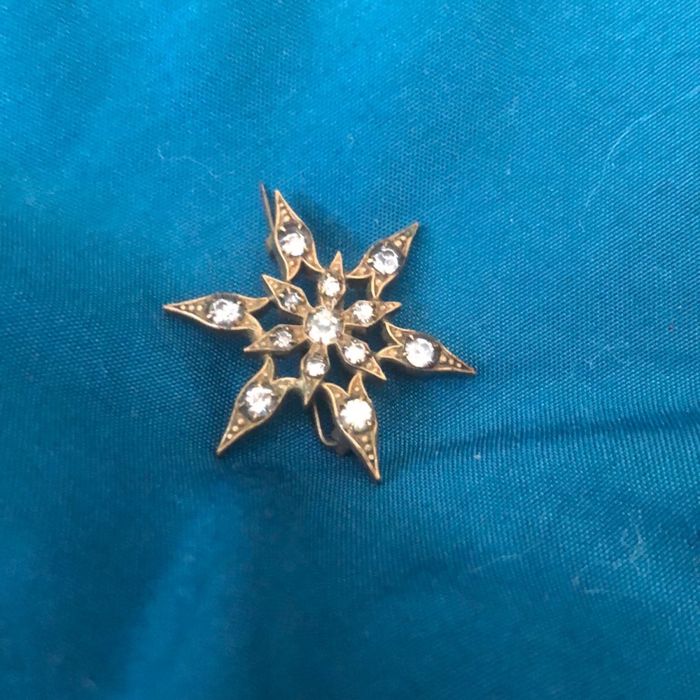 Vintage star pendant